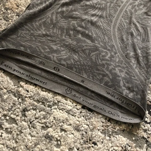 Lululemon swiftly tank - Picture 2 of 5